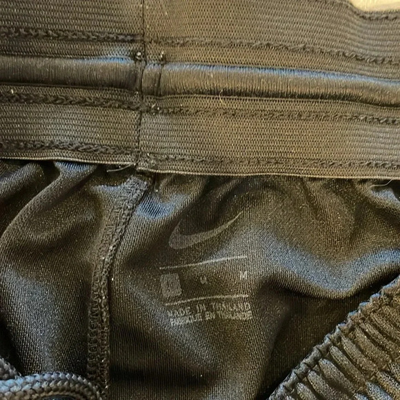Nike men’s basketball shorts‎ black pockets medium - Picture 3 of 4